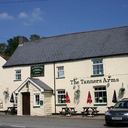 The Tanners Arms Hotel Devynock Exterior foto