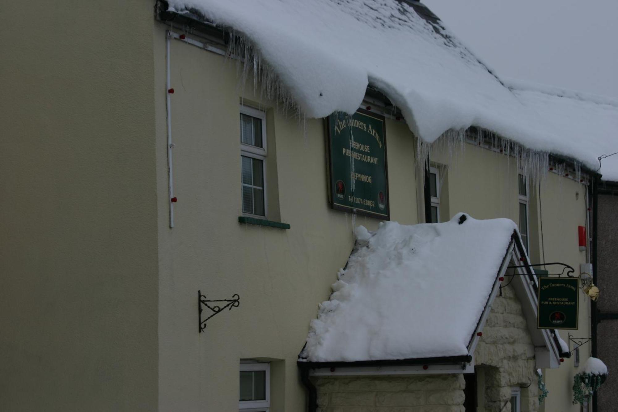 The Tanners Arms Hotel Devynock Exterior foto